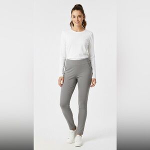 𝅺Chico’s Fabulously Slimming Size 2 Large Grey Skinny Dress Pants Fit size 12